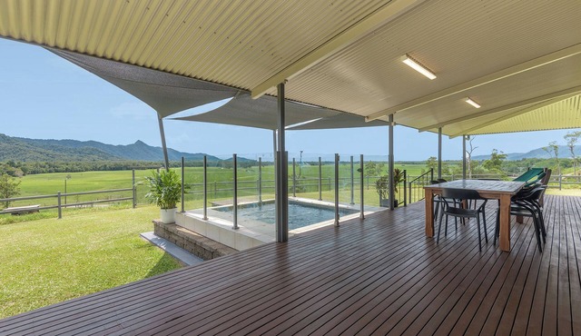 Holiday Home with spectacular farmland and mountain views w/plunge pool