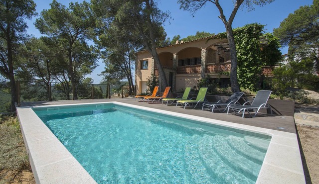 Holiday Home with beautiful sea and mountain view for 8-9 persons. Private Pool
