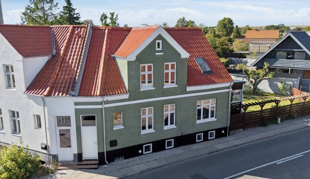 Holiday home with billard table and top location