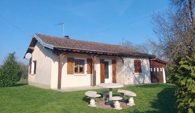 Holiday home with enclosed garden and fiber internet in a quiet Comtois village