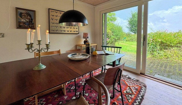 Holiday home with field views & Fanefjord charm