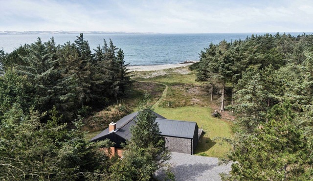 Holiday home with fjord views