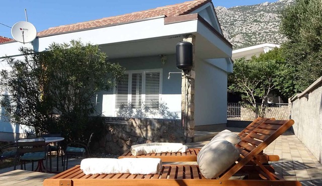 Holiday home with garden