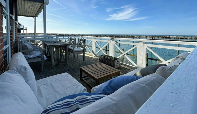 Holiday home with harbour view in Klintholm