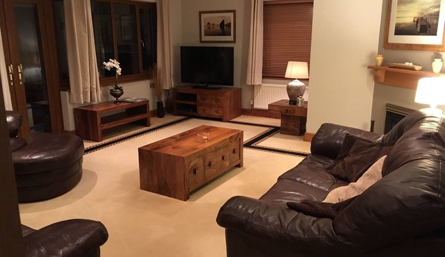 Holiday home with heated outdoor swimming pool May-Sept. Hot tub as extra