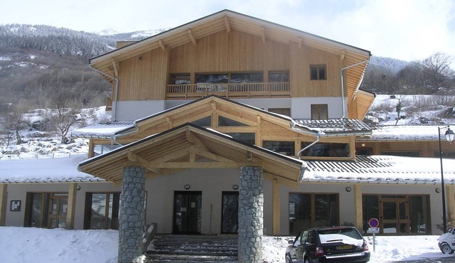Holiday home with hot tub and pool