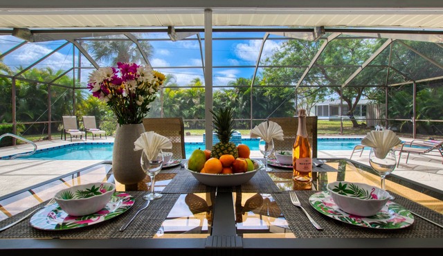 Holiday home with large heated pool - south exposure