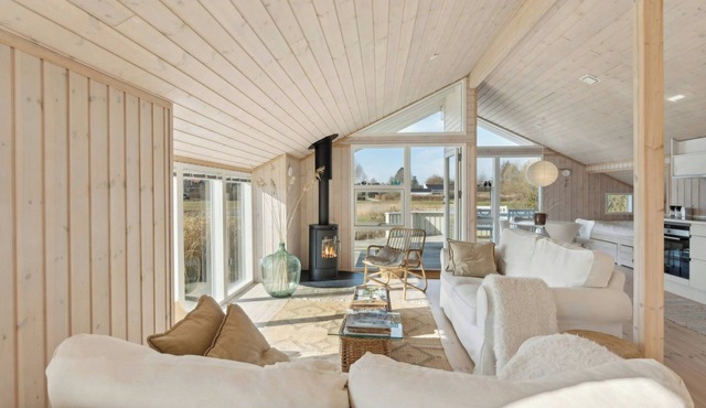 Holiday home with lake view in Bisserup