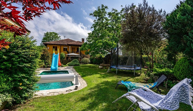 Holiday Home with Mountain Views, Heated Pool, and Children's Playground