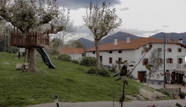 Holiday Home with Mountain Views, Private Garden and Wi-Fi