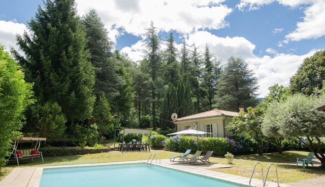 Holiday Home with Park, Private Pool, Wi-Fi, and Air Conditioning in Jaujac