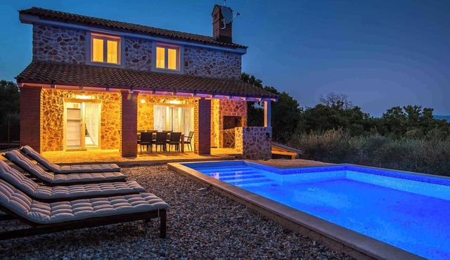 Holiday home with pool and billiard