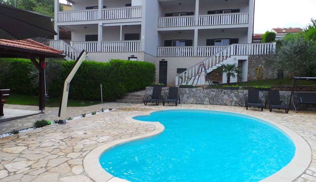Holiday home With pool 100 m from the beach