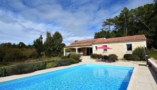 Holiday home with private pool in Montcléra