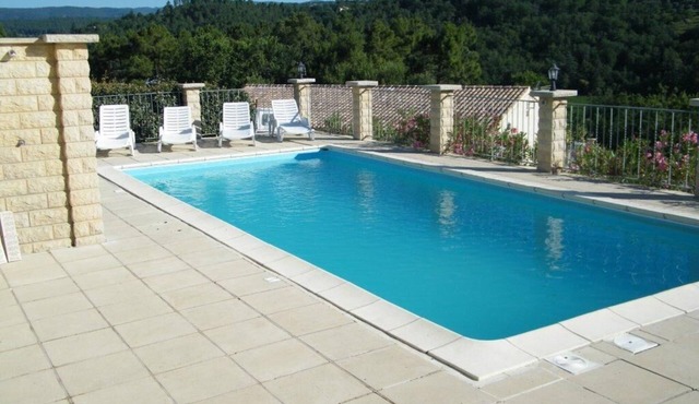 Holiday home with swimming pool on the Escafoulin domain