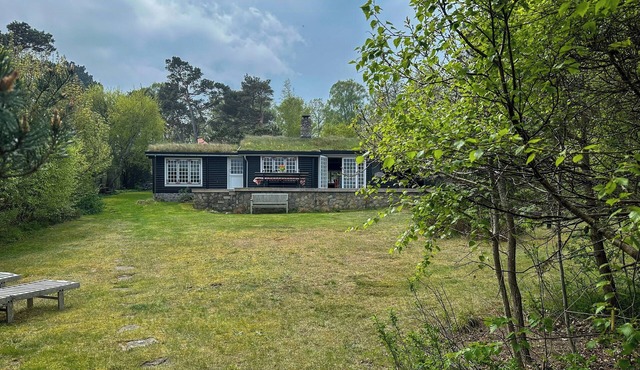 Holiday home with sea views and pier near Hornbæk