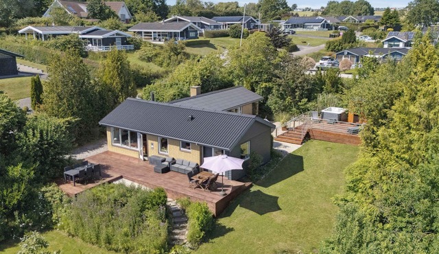 Holiday home with spa sauna and sea view