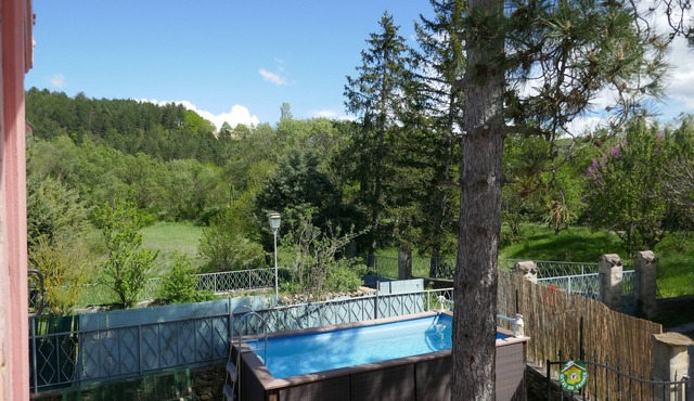 Holiday home with swimming pool, garden and Wi-Fi: Grand Gîte Au Pays des Lavandes