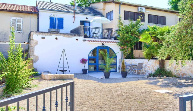 Holiday home with terrace and air conditioning