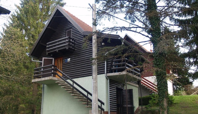 Holiday home with terrace, grill and garden