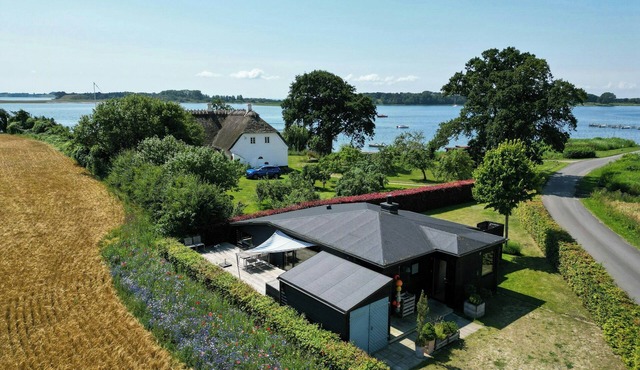 Holiday home with view of Helnæs Bay