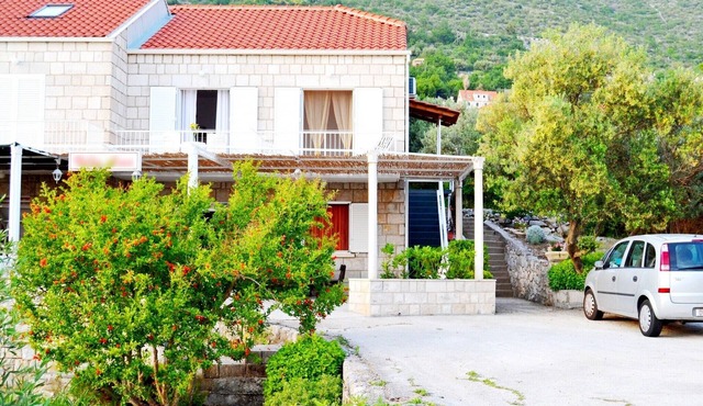 Holiday home Zdravko, (11560), Brsecine, hr