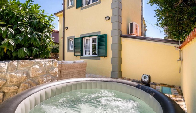 Holiday Home Zora by Interhome