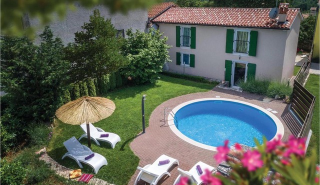Holiday home Zuzici VI