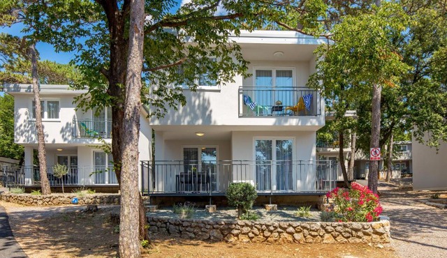 Holiday Homes Oštro