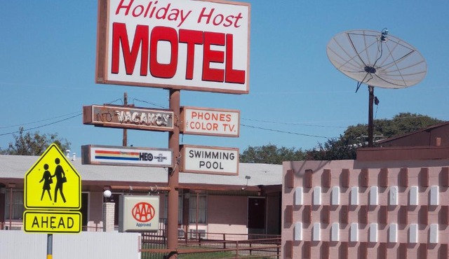 Holiday Host Motel