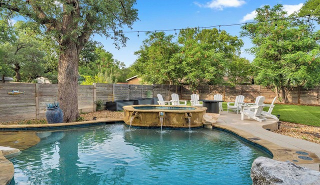 Holiday House at Lake LBJ- Swim, Boat, & Relax