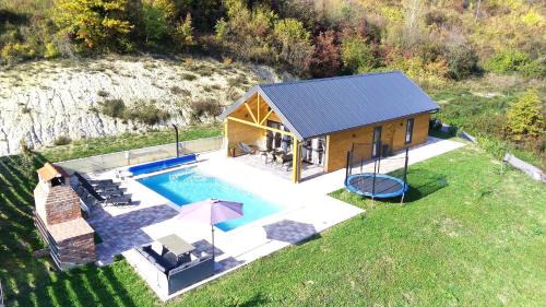Holiday House Adamo