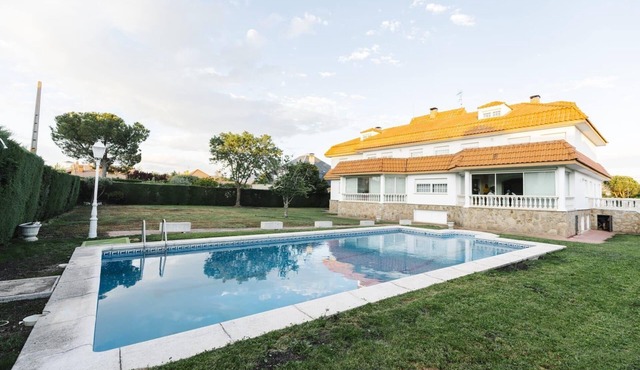 Holiday house Alpedrete for 1 - 25 persons with 15 bedrooms - Holiday house