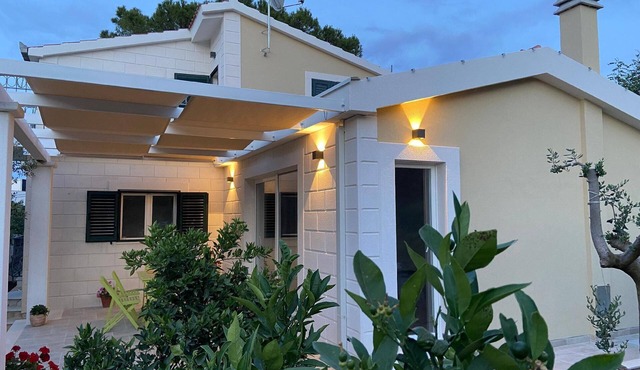 Holiday house Arbanija for 1 - 7 persons with 5 bedrooms - Holiday house
