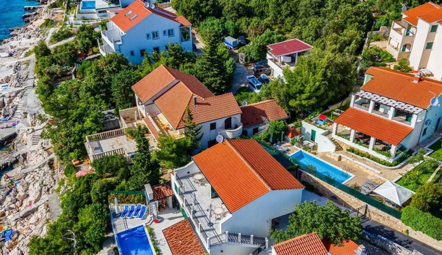 Holiday House Ariana - lovely holiday home with a pool near the beach by MyWaycation