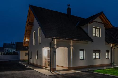 Holiday House ARNI