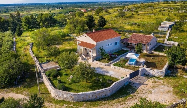 Holiday house Benkovac for 6 persons with 3 bedrooms - Holiday home