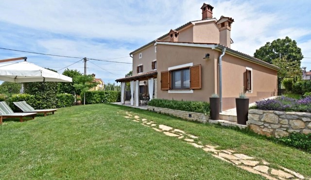 Holiday House Bepina