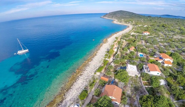 Holiday house Bože - 10m from the sea: - Drvenik Mali (Island Drvenik Mali), Riviera Trogir,