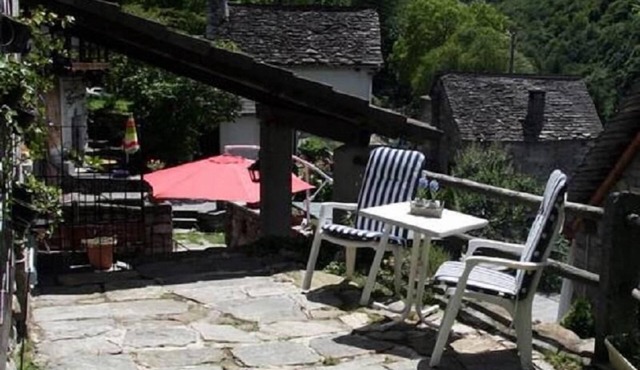 Holiday house Brione for 1 - 6 persons with 3 bedrooms - Holiday house