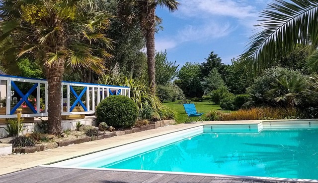 Holiday house classified three stars, with swimming pool.