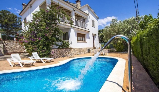 Holiday house Canyelles for 1 - 8 persons with 4 bedrooms - Holiday home