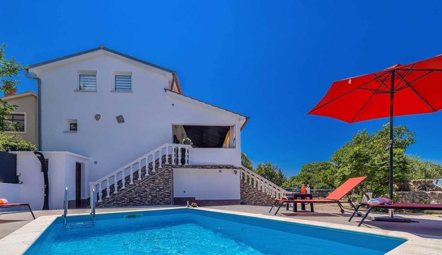 Holiday house CHARMING with private pool