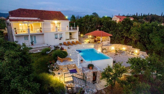 Holiday house Cilipi for 1 - 7 persons with 3 bedrooms - Holiday home