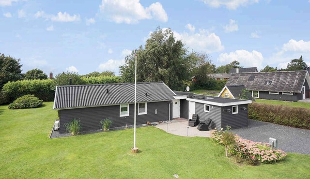 Holiday house close to the beach