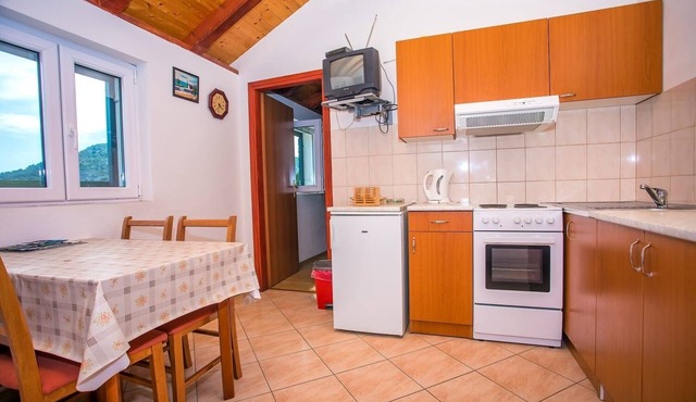 Holiday house Country - nature & serenity: - Gata, Riviera Omis, Croatia