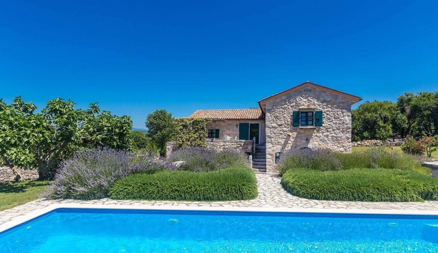 Holiday house DAJANA with mediterranean garden
