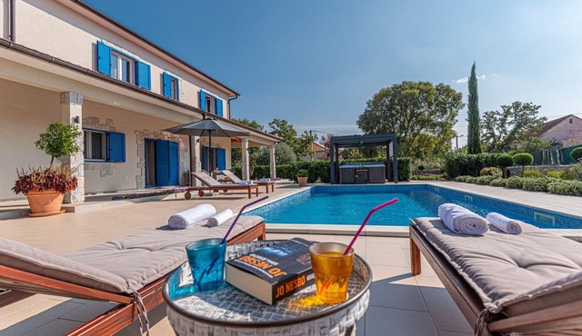 Holiday house Drnis for 1 - 9 persons with 5 bedrooms - Holiday house
