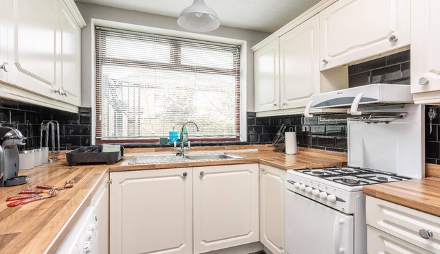 Holiday house Droylsden for 1 - 6 persons with 3 bedrooms - Twin house