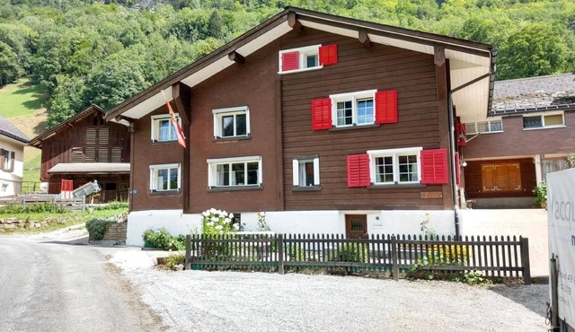 Holiday house Engi for 1 - 6 persons with 4 bedrooms - Detached holiday house